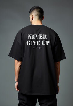 MTW82 Kaos Oversize Gym ScubaLux Bahan Tebal "never give up" hitam