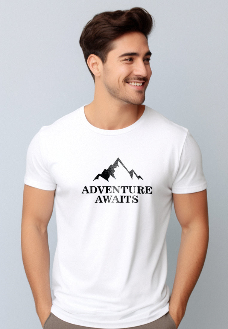 NTD53 kaos pria simple anti kusut drifit stretch "adventure awaits" putih