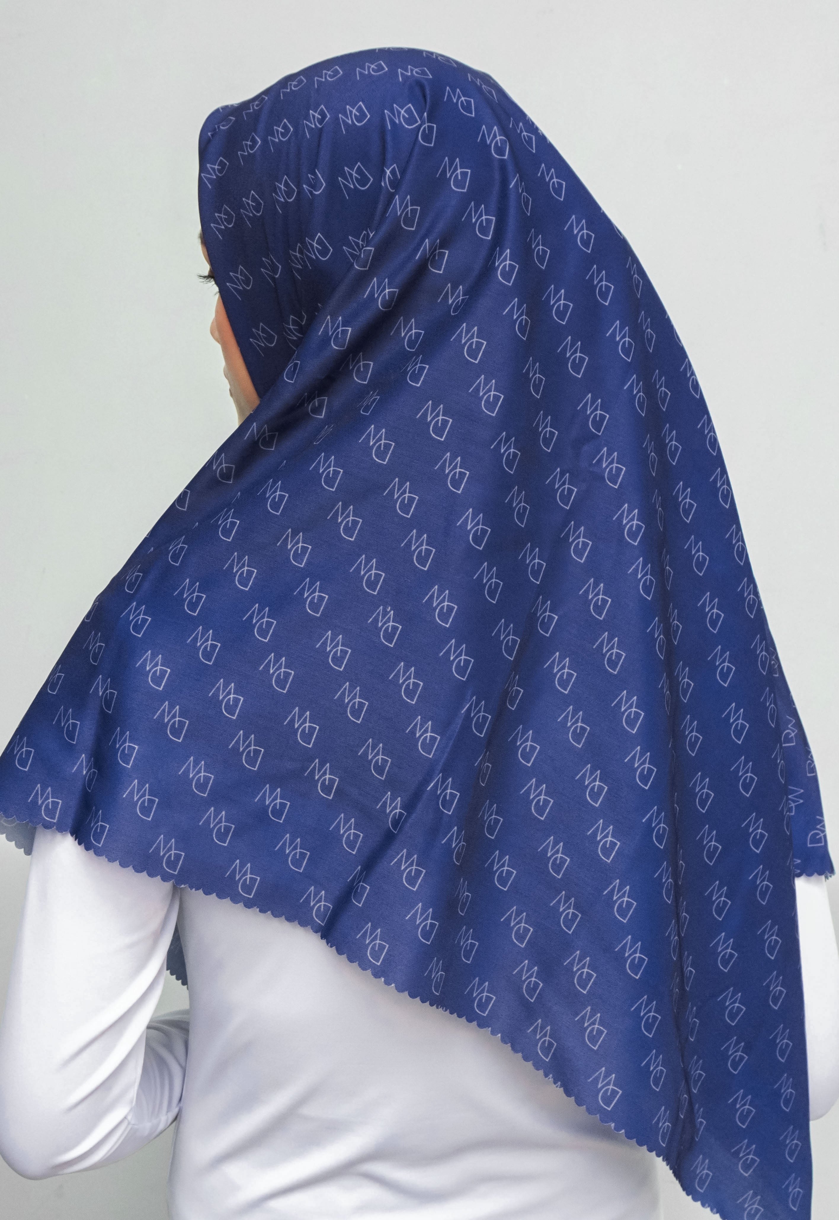 WK077 Kerudung Segi Empat Warna Navy Hijab Motif Premium Anti Mleyot Anti Kusut Anti Lecek Navy