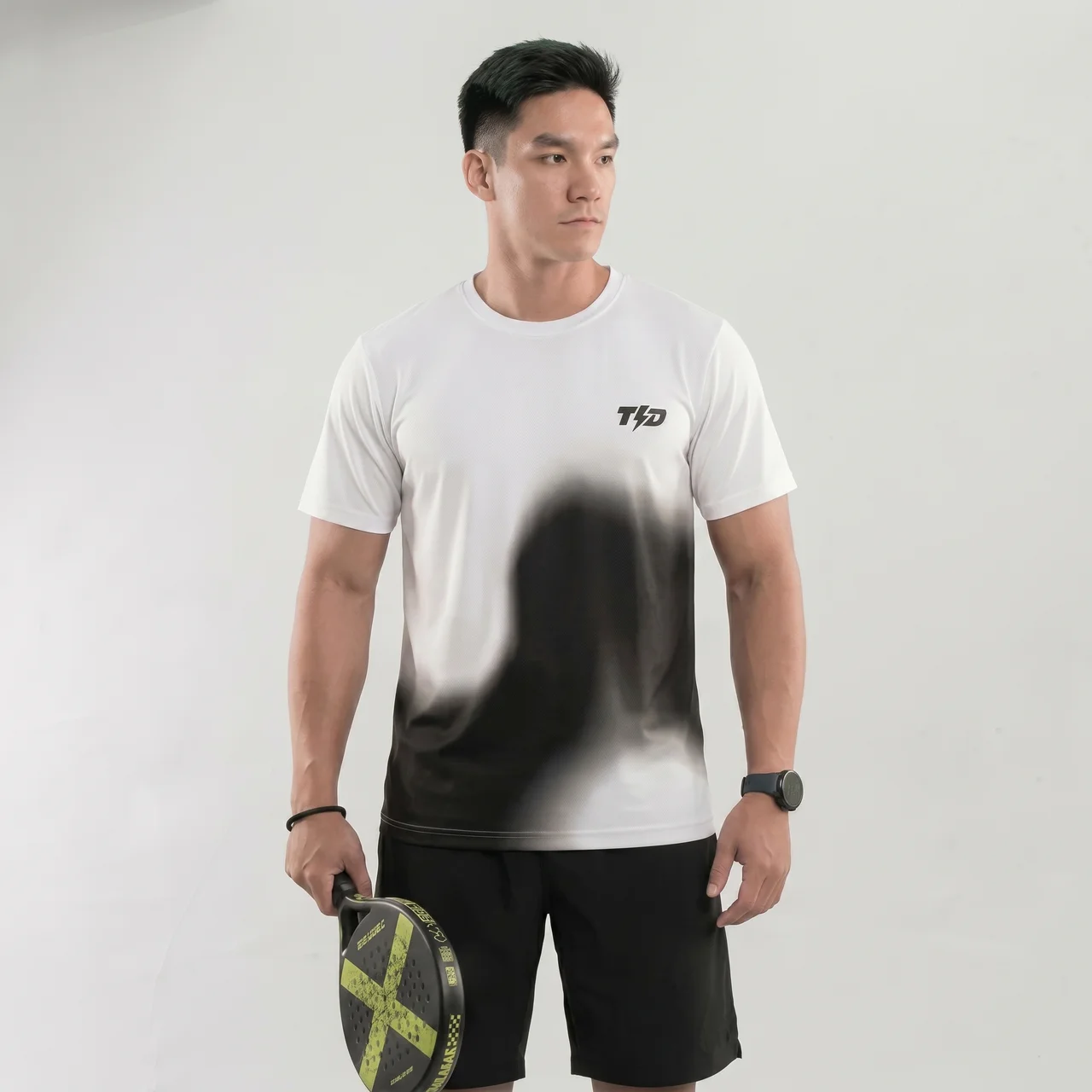 TDACTIVE Jersey Padel Pria PoreTech | cepat kering , berpori dan ringan | White flow black white invert MSB81