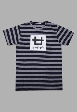 MT835Q s/s Men Logo Box Stp nv-grey