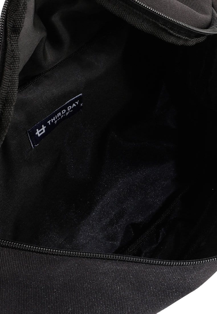 Third Day AM030V waist bag Katakana blk Hitam