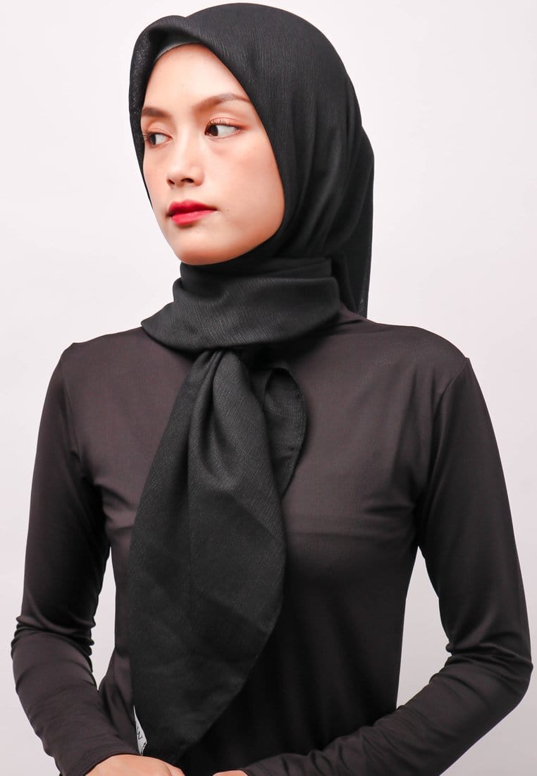 Daw Project DH055 Falencia Hijab Segiempat Hitam