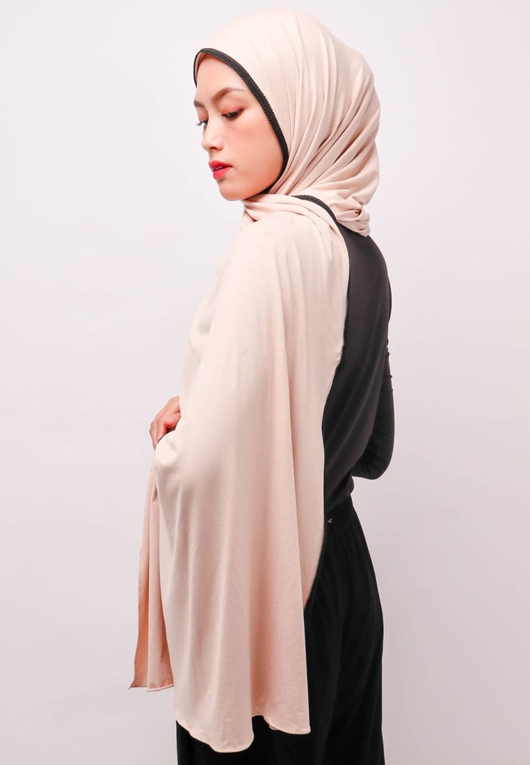 Daw Project DH059 Lace Hitam Hijab Pashmina Cream