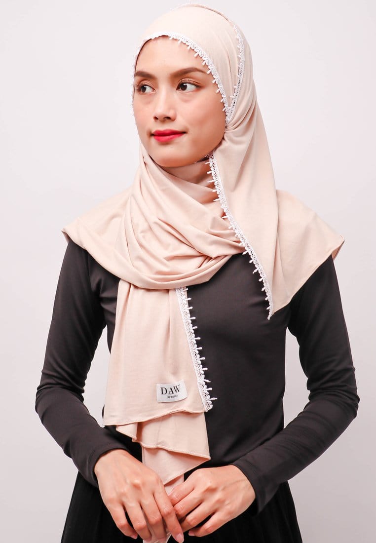Daw Project DH060 Lace Putih Hijab Pashmina Cream