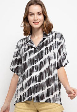 Nade Japan FTA36 Vcs Rayon Tie Dye Slanted Kerah 2-in-1 Kemeja Piyama Wanita Hitam