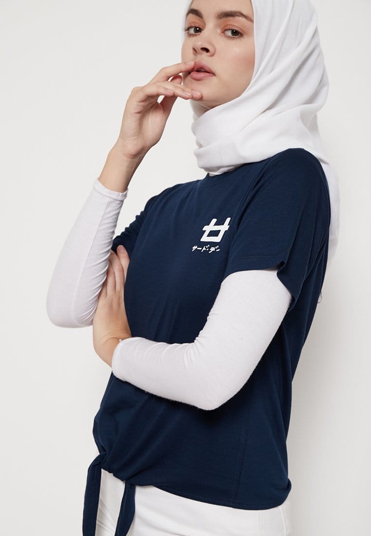 Third Day LTB15E CK Logo dakir T-shirt Navy crop knot