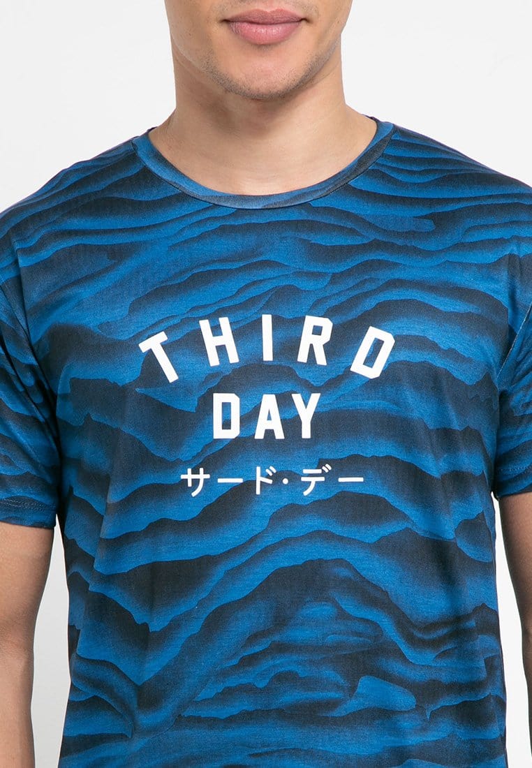 Third Day MTA39W s-s Men Tdsimple Wave Pattern blue Kaos pria