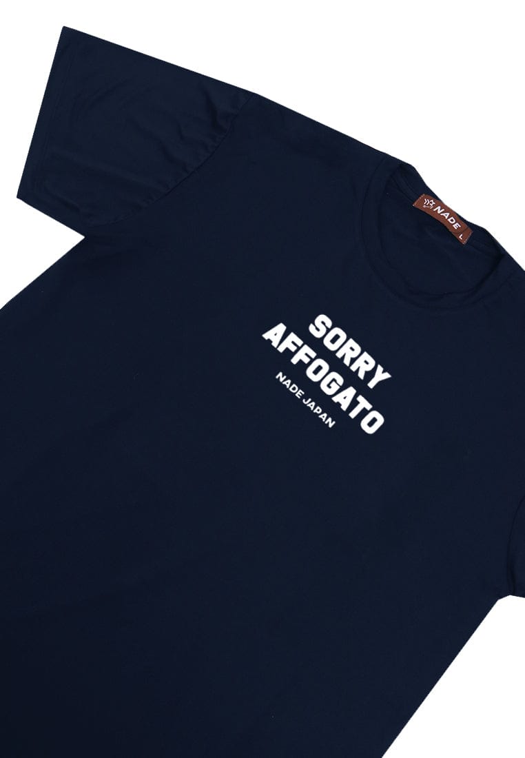 Nade NTB33 Kaos Pria Tangan Pendek Ringan Anti Kusut Nade Japan Sorry Affogato Navy