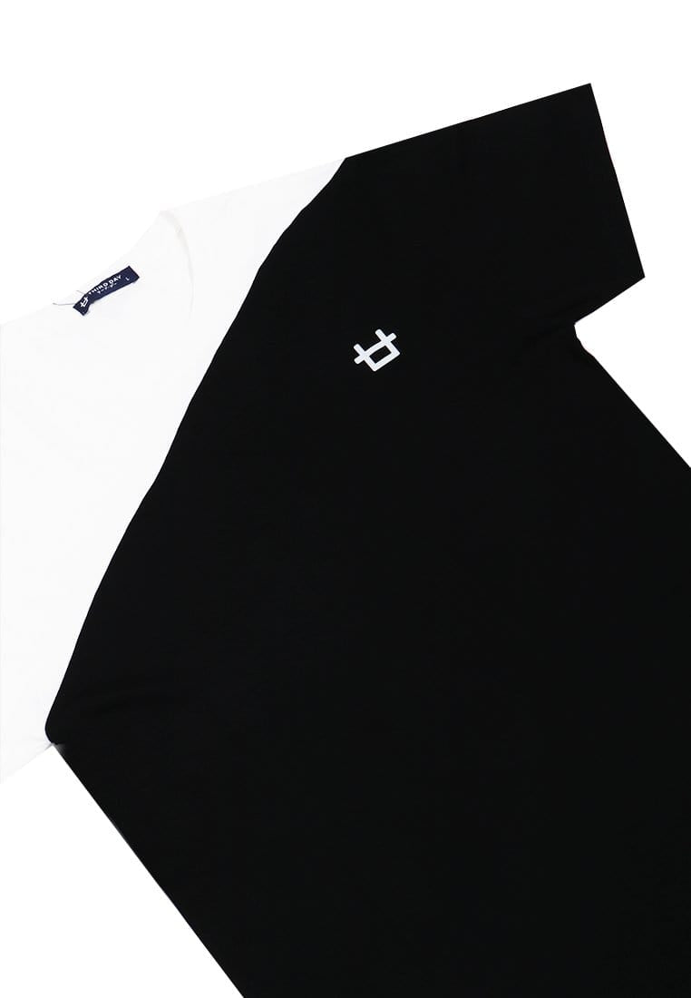 Third Day MTI93 Kaos Pria Distro Half Black Half White Diagonal Hitam Putih Logo