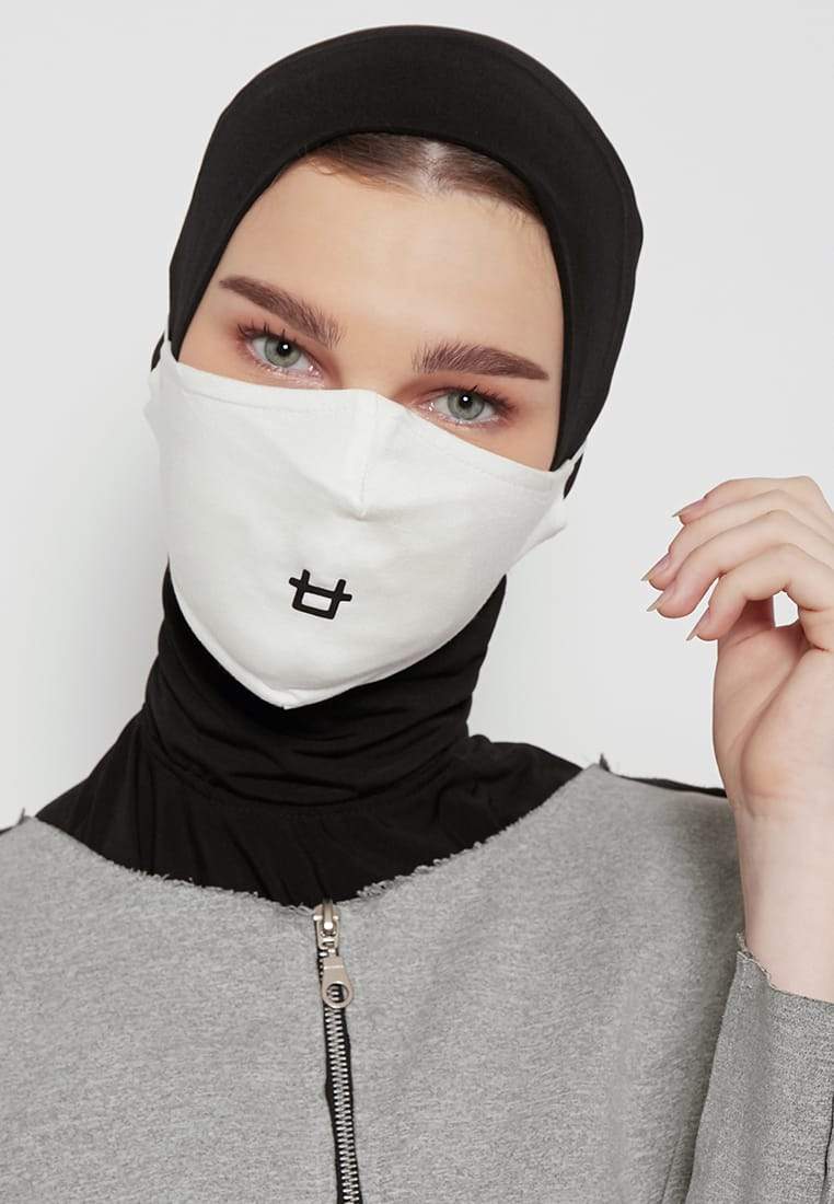 Third Day ALA04 4pcs Masker Kain 2 lapis Hijab Instacool Karet Belakang Katakana Logo