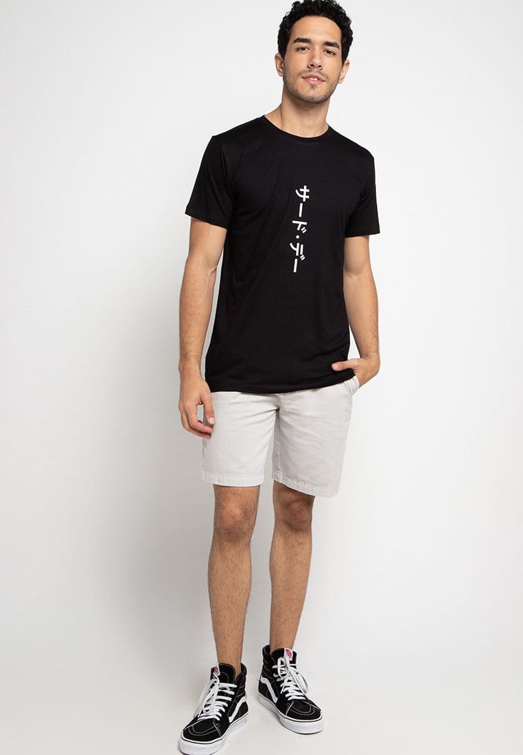 Third Day MTE25F bold katakana vert blk T-shirt Hitam