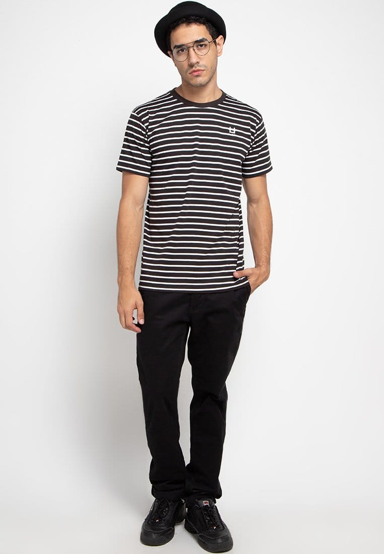 Third Day MTE71 logo dakir blk-wh T-shirt Multiwarna