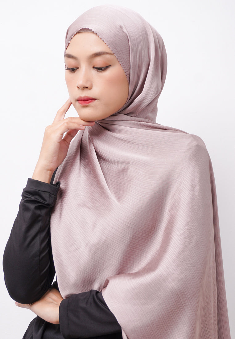 Daw Project DH084 Kerudung Pashmina Pasmina Phasmina Crinkle Satin Silk Premium Shawl Laser Cut Latte