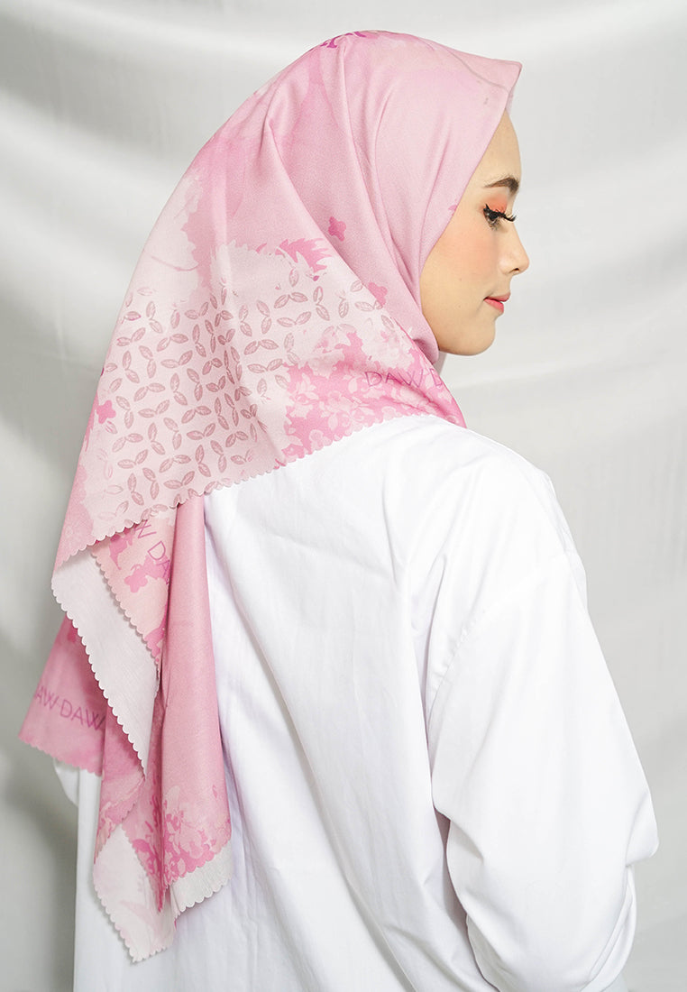 WK007 LP37B kerudung segi empat voal Penelope series bunga dusty pink