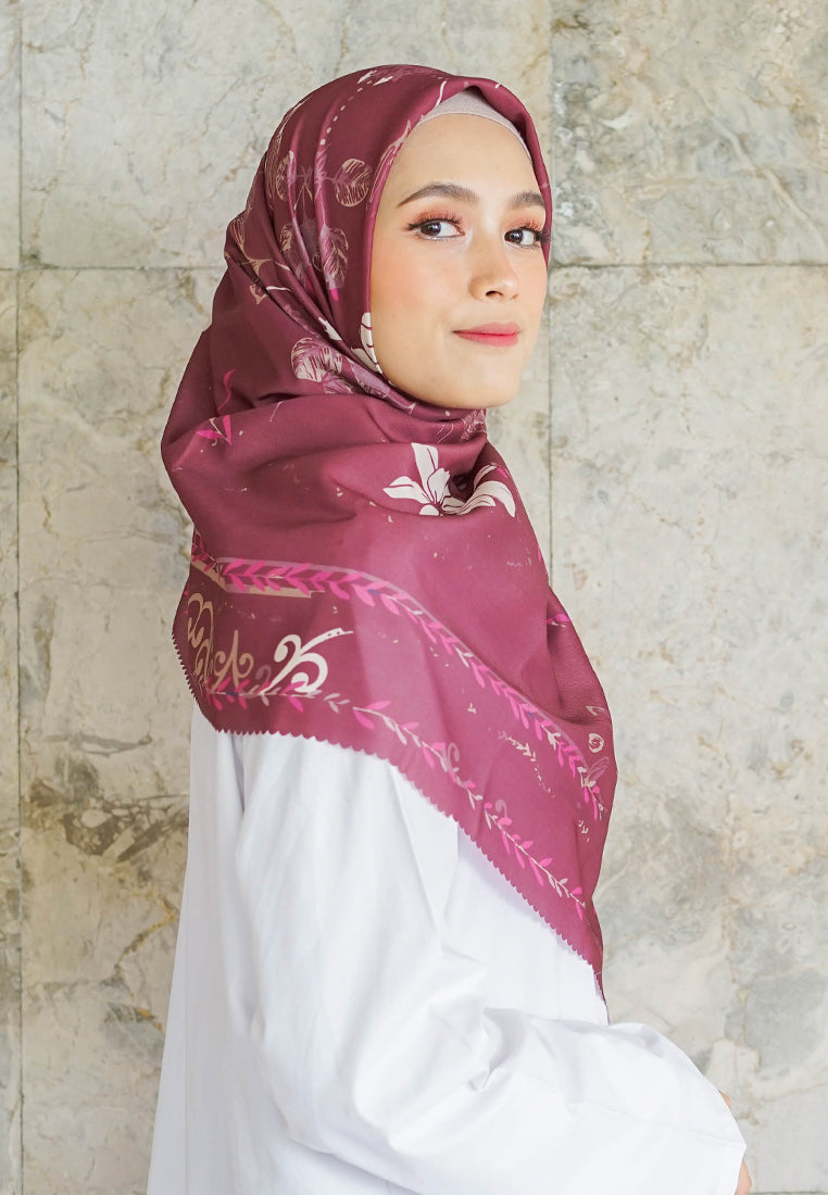 WK013 LP28G kerudung segi empat voal Antalya Series maroon