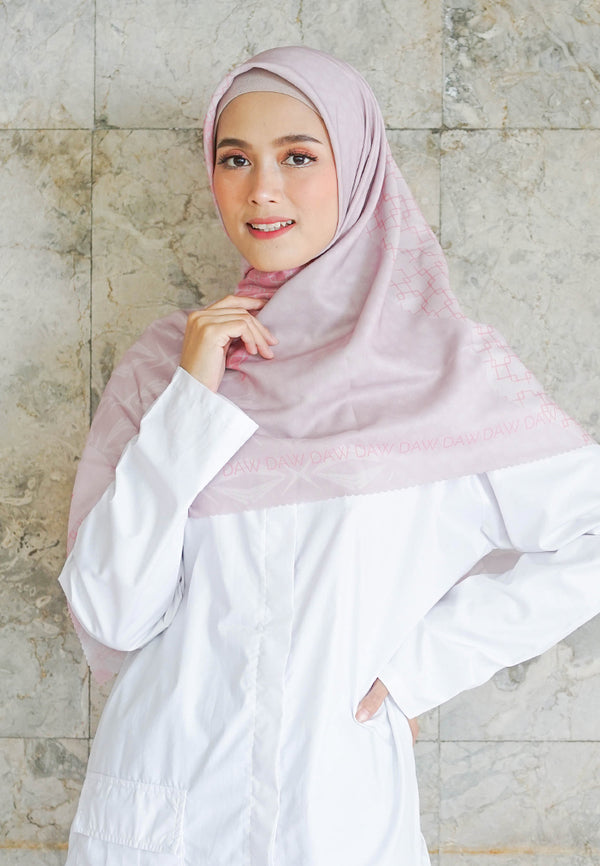 WK014 ES30A kerudung segi empat voal Iris Series nude pink