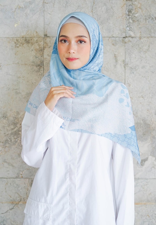 WK015 ES30B kerudung segi empat voal Iris Series baby blue