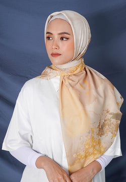 WK006 LP37A kerudung segi empat voal Penelope series bunga kuning abu