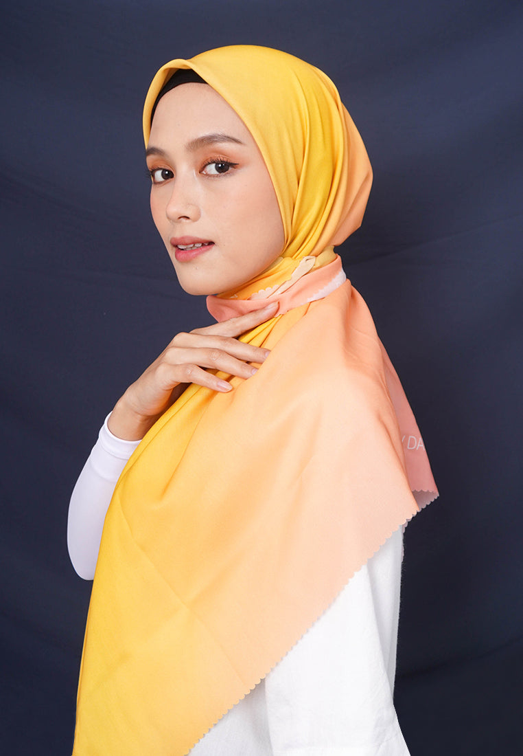 WK044 kerudung segi empat gradasi multicolor DAW Project Glow Series Light Blue Baby Pink