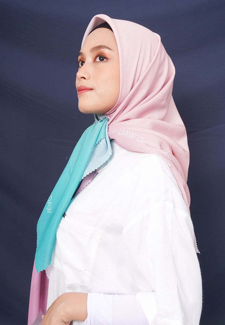 WK046 kerudung segi empat gradasi multicolor DAW Project Glow Series Violet Aqua