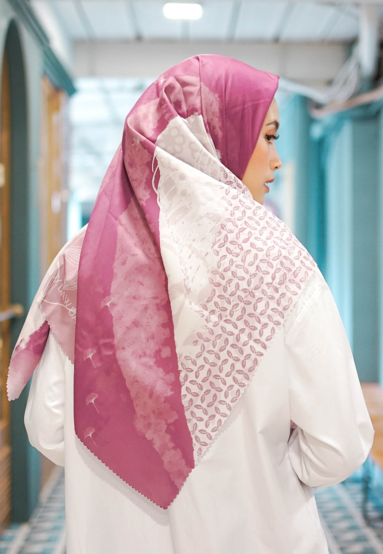 WK021 LP53B kerudung segi empat voal Coretta Series magenta