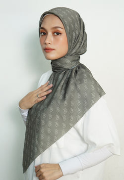 WK050 Kerudung Segi Empat Abu Abu Motif Premium Anti Mleyot Anti Kusut Anti Lecek Grey Abu