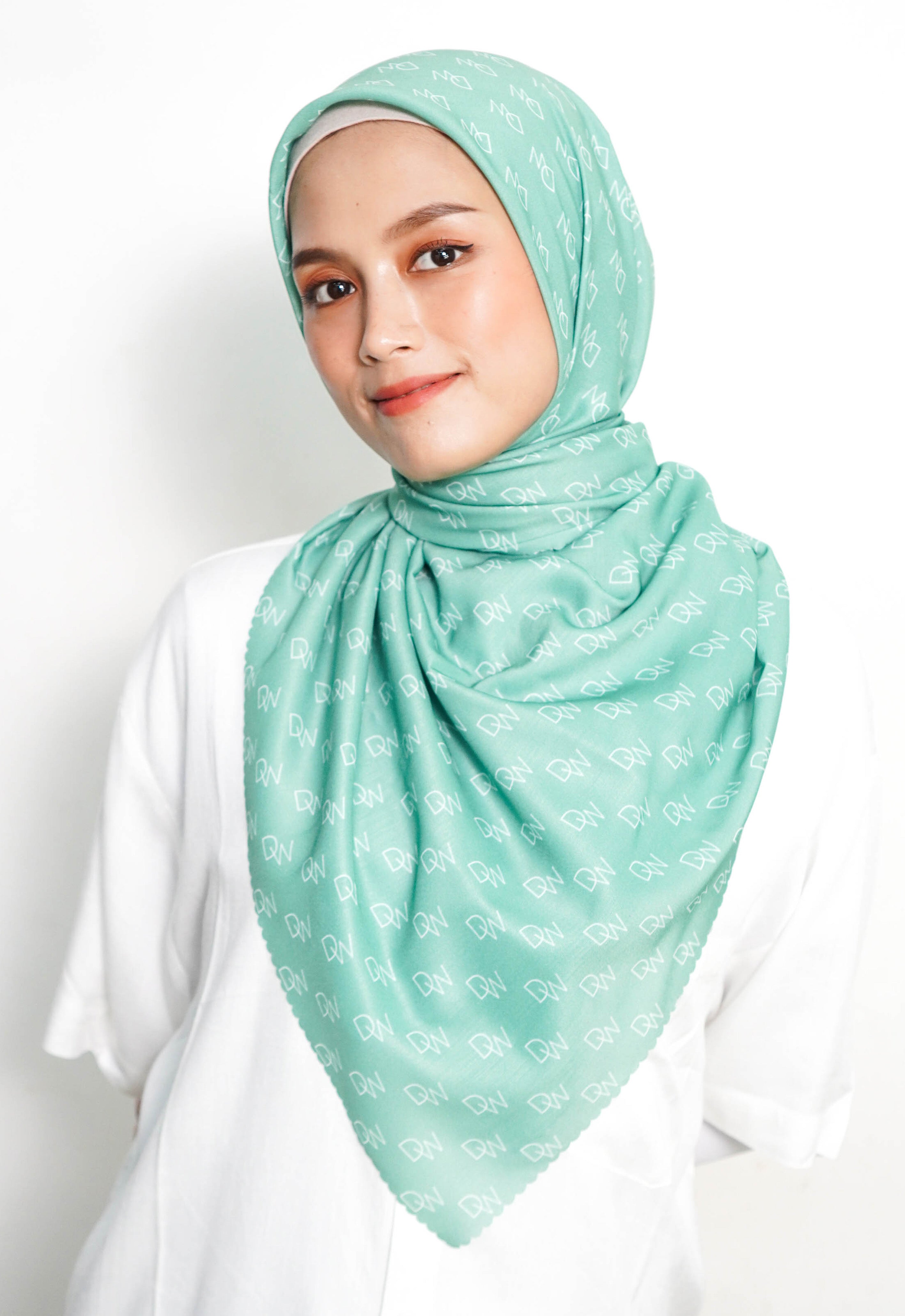 WK058 Kerudung Segi Empat Tosca Pastel Anti Mleyot Anti Kusut Motif Premium Monogram DAW Project