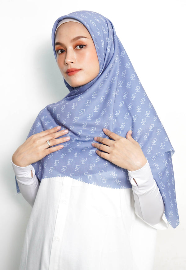 WK059 Kerudung Segi Empat Denim Blue Biru Denim Jeans Anti Mleyot Anti Kusut Motif Premium Monogram DAW Project