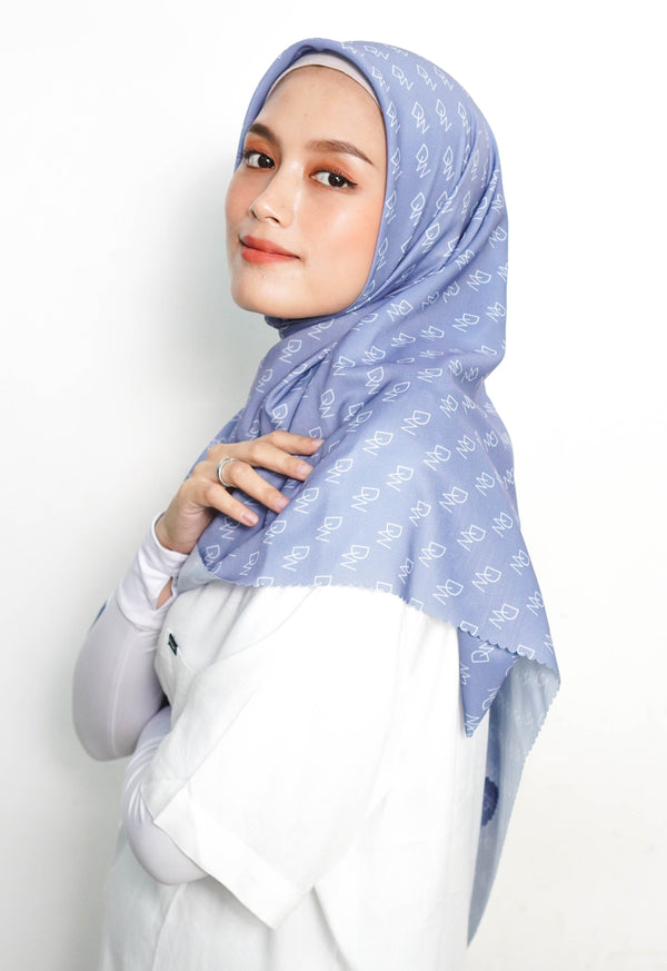 WK059 Kerudung Segi Empat Denim Blue Biru Denim Jeans Anti Mleyot Anti Kusut Motif Premium Monogram DAW Project