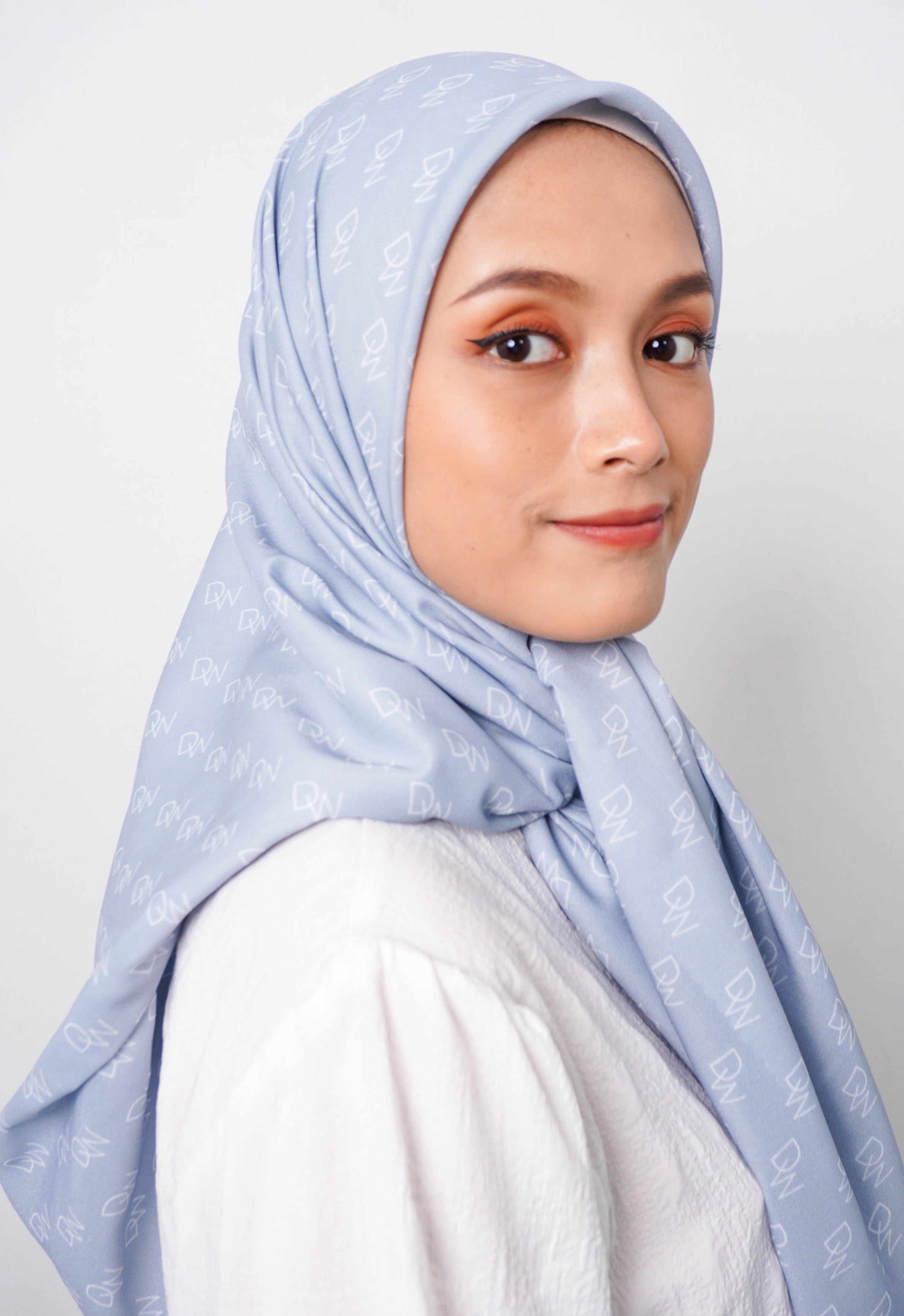 WK064 Kerudung Segi Empat Warna Ice Blue Hijab Motif Premium Anti Mleyot Anti Kusut Anti Lecek Ice Blue