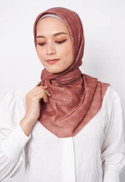 WK065 Kerudung Segi Empat Warna Choco Hijab Motif Premium Anti Mleyot Anti Kusut Anti Lecek Choco