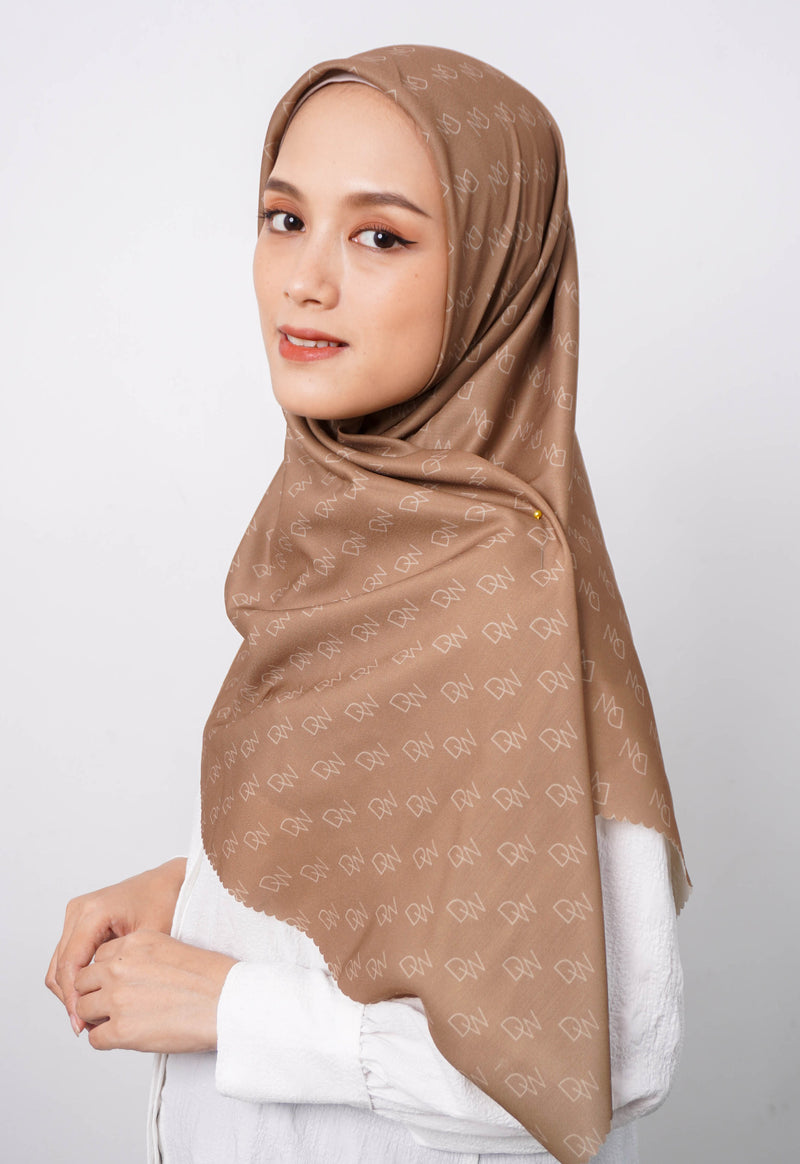 WK069 Kerudung Segi Empat Warna Khaki Motif Premium Anti Mleyot Anti Kusut Anti Lecek Khaki